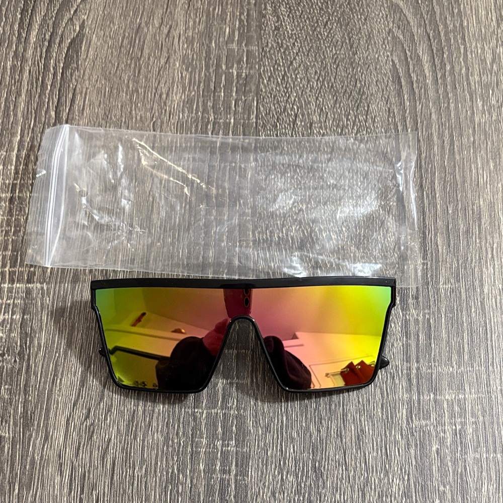 Black Sunglasses with Reflective Lenses
